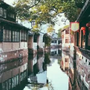 克洛伊强吻蒋翼被撞破，黄瀛子吃醋丁也受牵连，蒋翼追妻火葬场